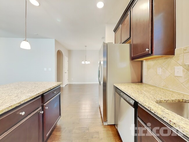 2545 Shropshire Pl