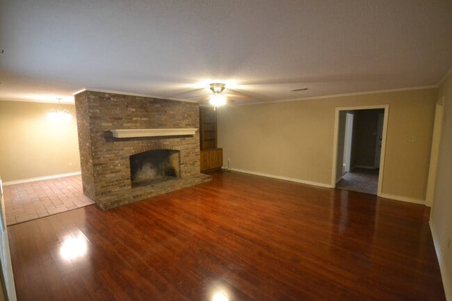 Photo - 3 Edward Cir