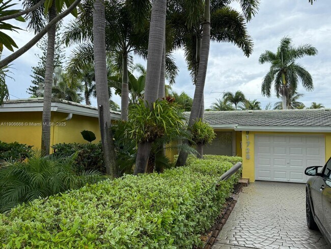 Photo - 1728 NE 39th St