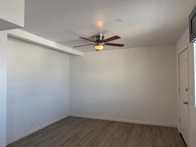 Photo - P12263-7 - MB Unit 1