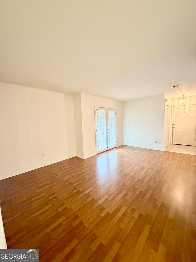Photo - 3595 Woodbriar Cir Unit N