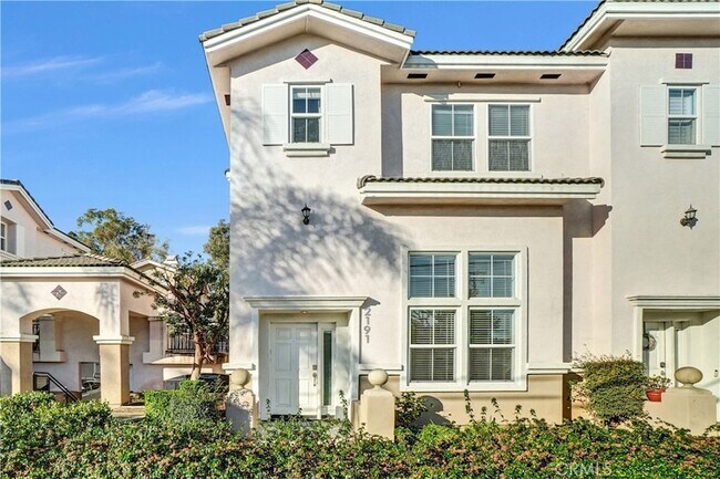 Photo - 2191 Associated Rd