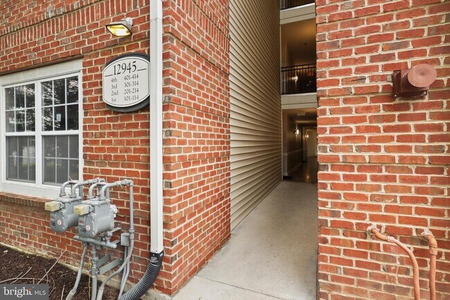 Building Photo - 12945 Centre Park Cir Unit 310 Rental