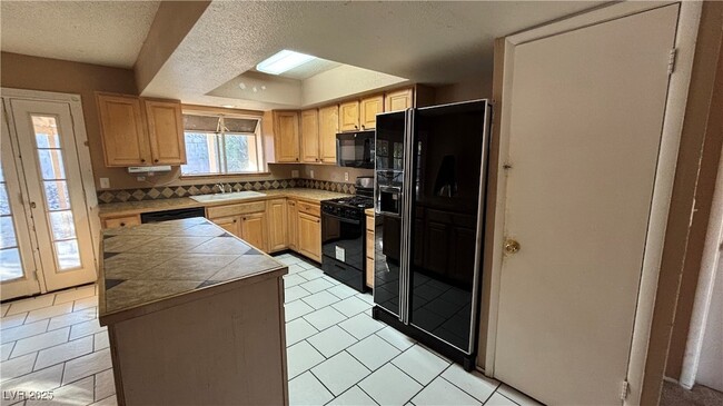 Photo - 5471 S Sandhill Rd