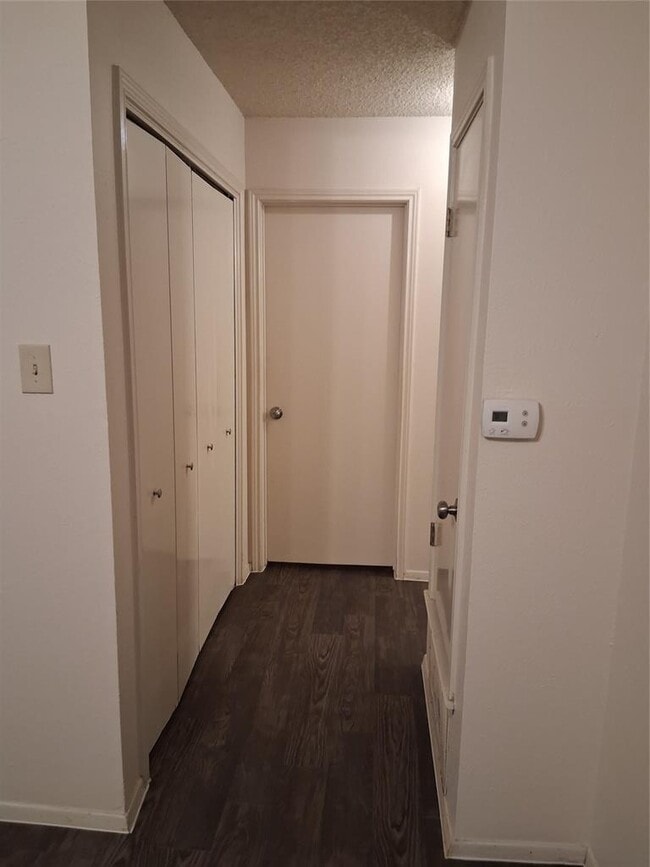 Photo - 703 Rollingway Dr