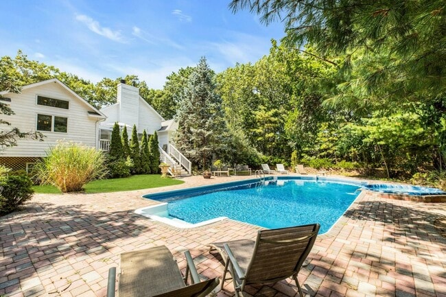 Building Photo - 12 Douglas Ct