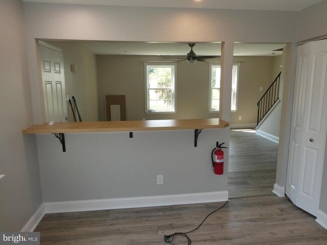 Photo - 10 Grasmur Ct