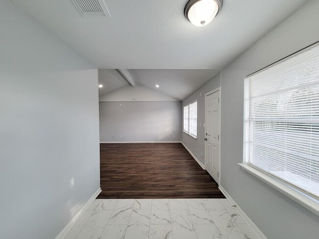 Photo - 2024 Stones throw Dr