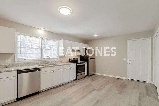 Photo - 412 Todd Cir