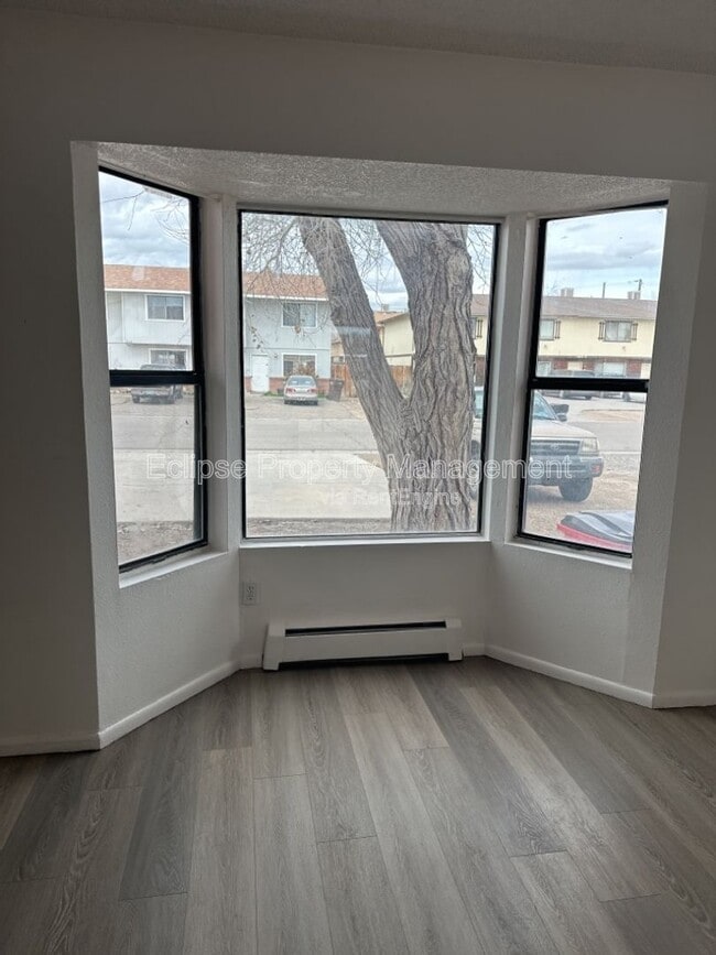 Photo - 3247 Main St