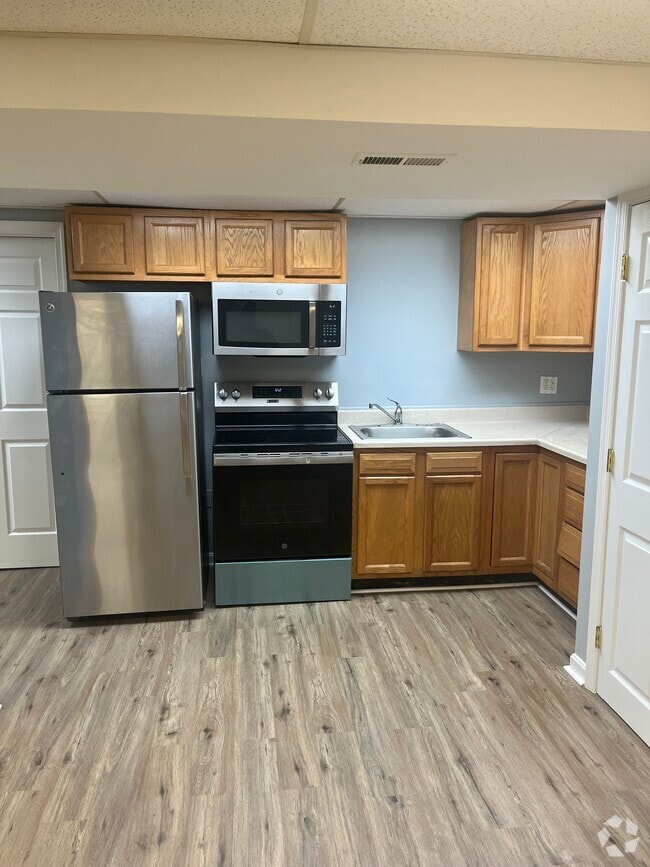 Building Photo - 1300 North Ave Unit Apt 3