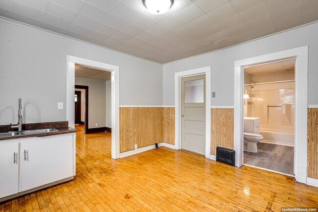 Photo - 745 Racine St Unit 745