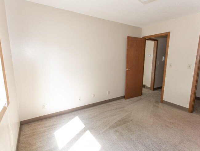 Photo - Parkway Apartments