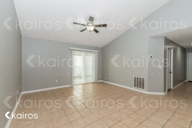 1846 Manitoba Ct N