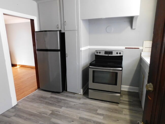 Photo - Clean and Tidy Upper Unit of Duplex Unit Upper