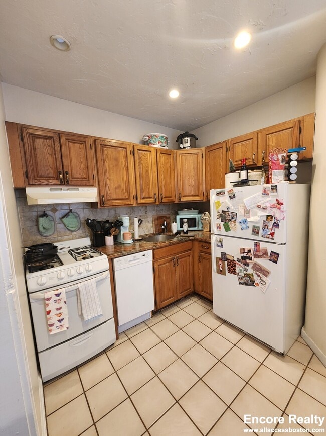 Photo - 245 Kelton St Apartments Unit 240-3