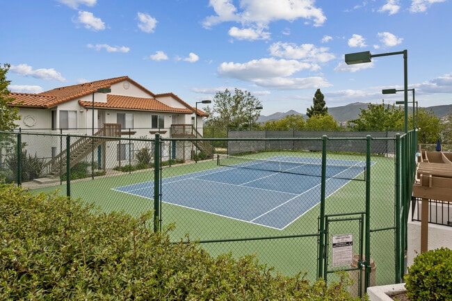 Building Photo - 858 S Rancho Santa Fe Rd Unit C