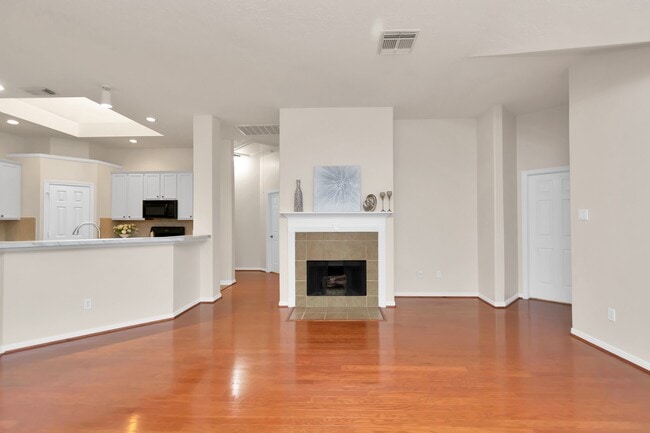 Photo - 16510 Bluff Springs Dr