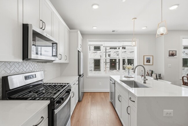 Photo - 4927 Eisenhower Ave