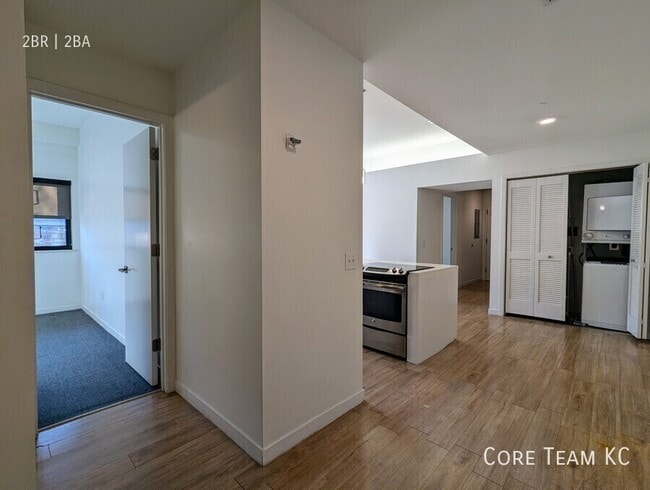 Photo - 662 E 63rd St Unit 103