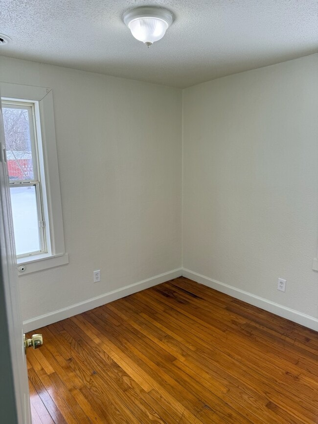 Photo - 912 Leland St