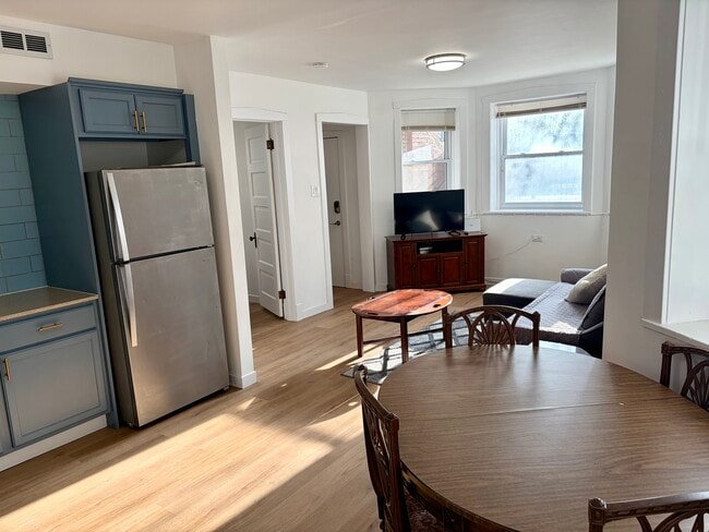 Photo - 2138 N Keeler Ave Unit 1