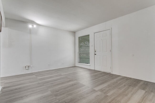 Photo - 528-S Unit 528 Southtrail Dr