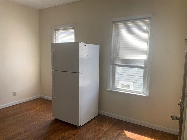 Photo - 549 4th St Unit 2