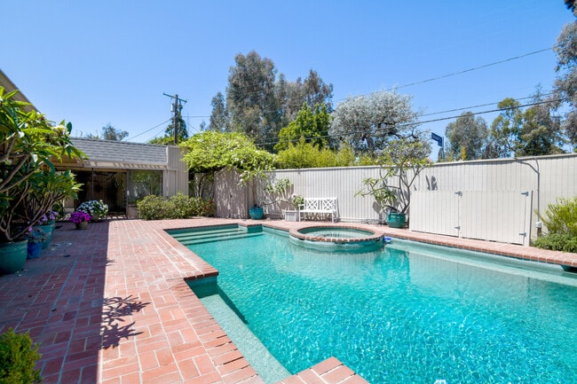 Photo - 738 Hanley Ave