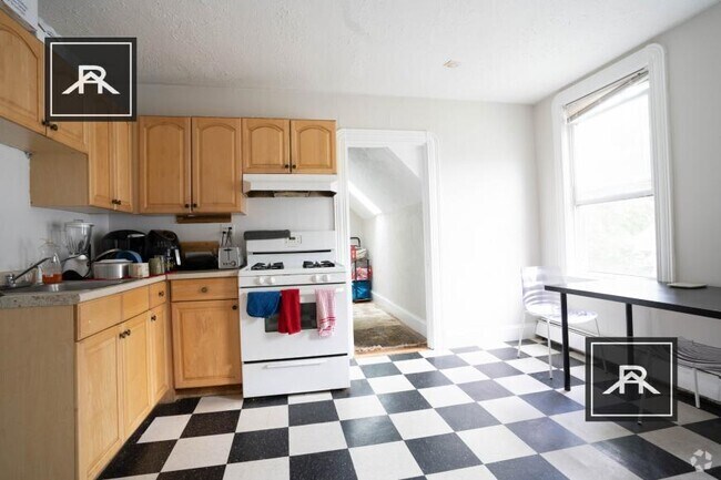Building Photo - 3 bedroom in Allston MA 02134 Unit 3 Rental