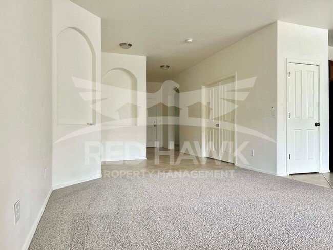 Photo - 1057 E Sourwood Dr