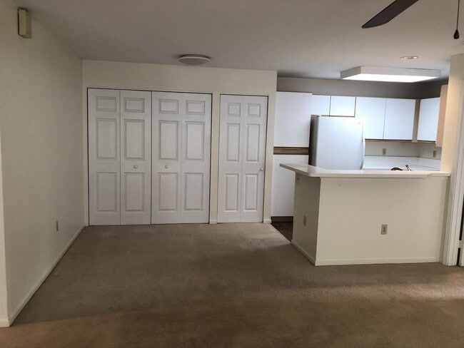 Building Photo - 95-270-270 Waikalani Dr