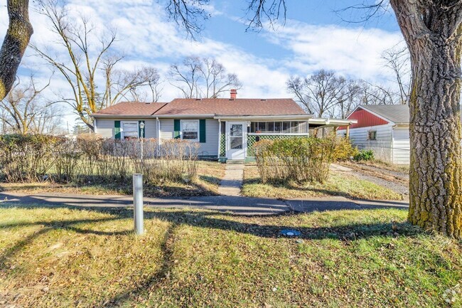 Building Photo - Marshalltown Deluxe Rental