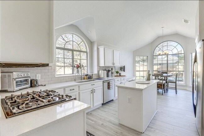 Photo - 602 Vogue Cove