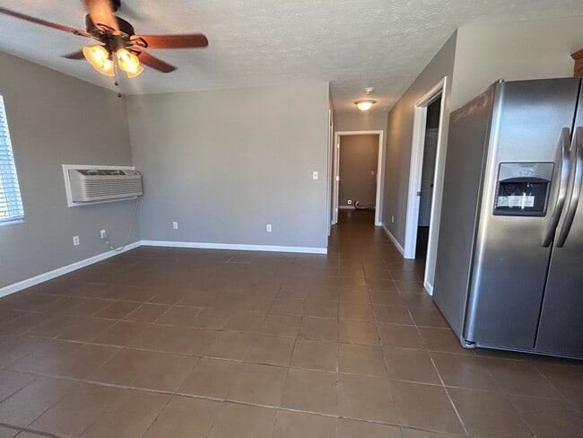 Photo - 108 Scott Dr Unidad 2