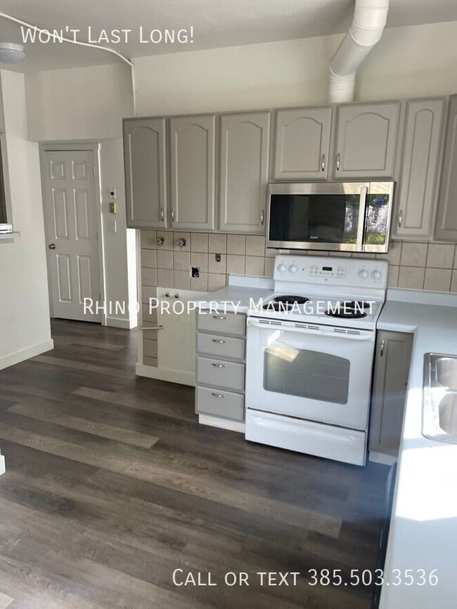 Building Photo - 2801 S Adams St Unit 1/2