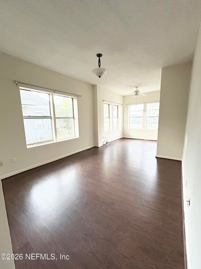 Photo - 2788 Forbes St