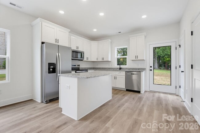 Photo - 104 Maple Ave NW