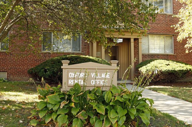 Primary Photo - Oxford Village Apartments