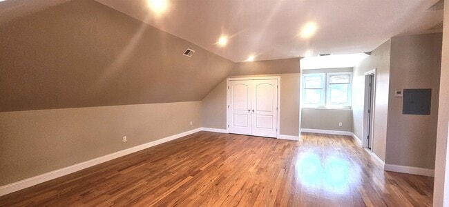 Building Photo - 1718 45th St Rental