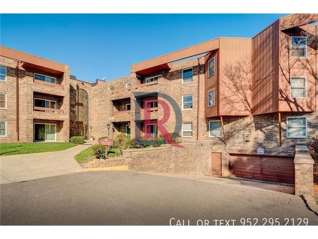 Building Photo - 2220 Midland Grove Rd Unit 204