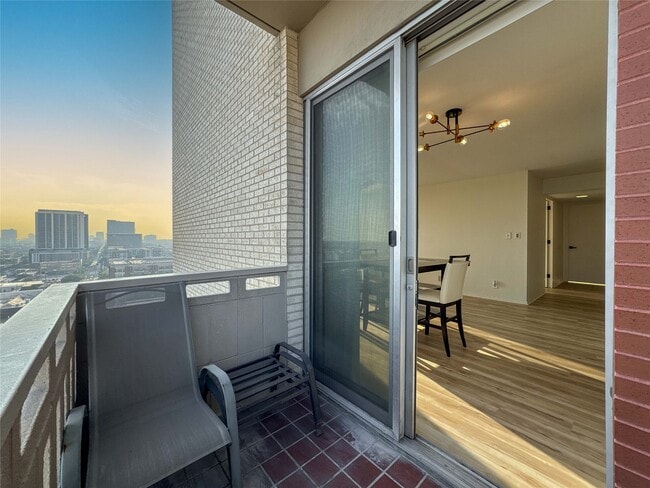 Photo - 2016 Main St Unidad 1502