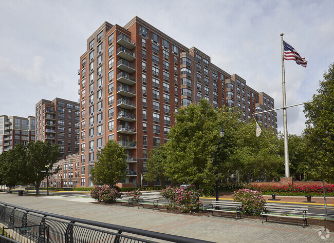 Building Photo - The South Independence Rental