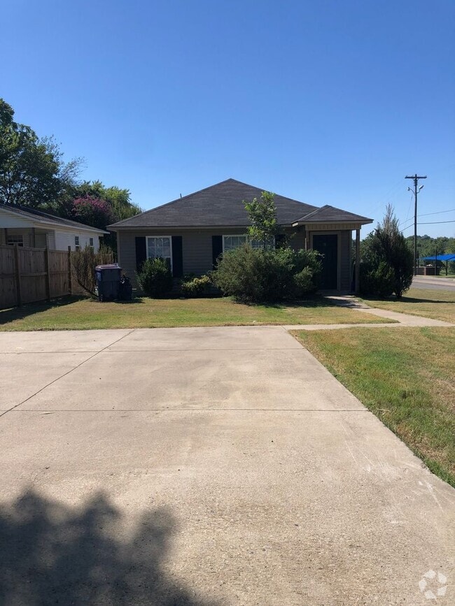 Building Photo - CLEARWATER-N. R ST. DUPLEX Unit B Rental