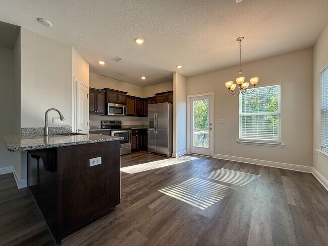Photo - 4 Bedroom 2.5 Bath Home in Nautical Landing For Rent!