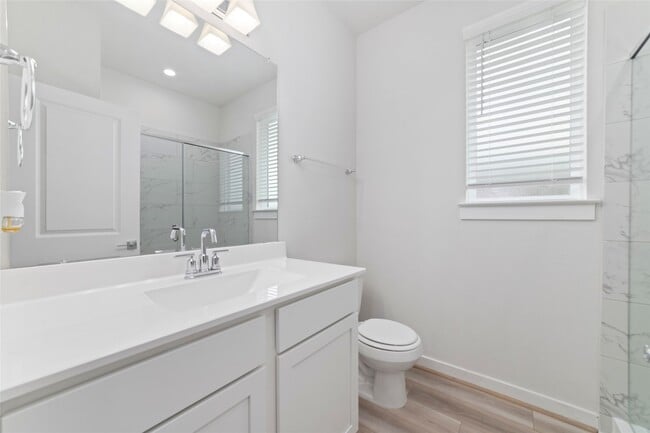 Photo - 32906 School Hl Rd