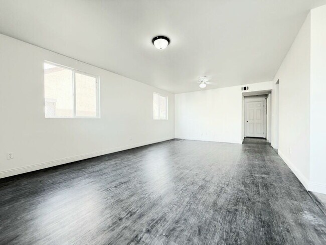 Photo - 1440 E 42nd St