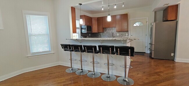 Photo - 4222 N Laramie Ave Unit 2
