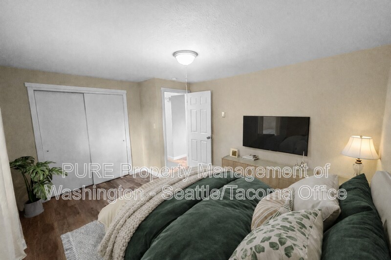 Photo - 15501 Grant Ave SW Unit 3