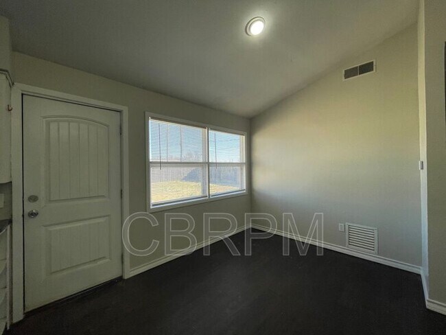 Photo - 4204 44th St